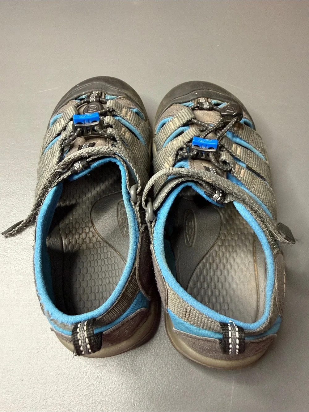Kids Keens. Size: 2